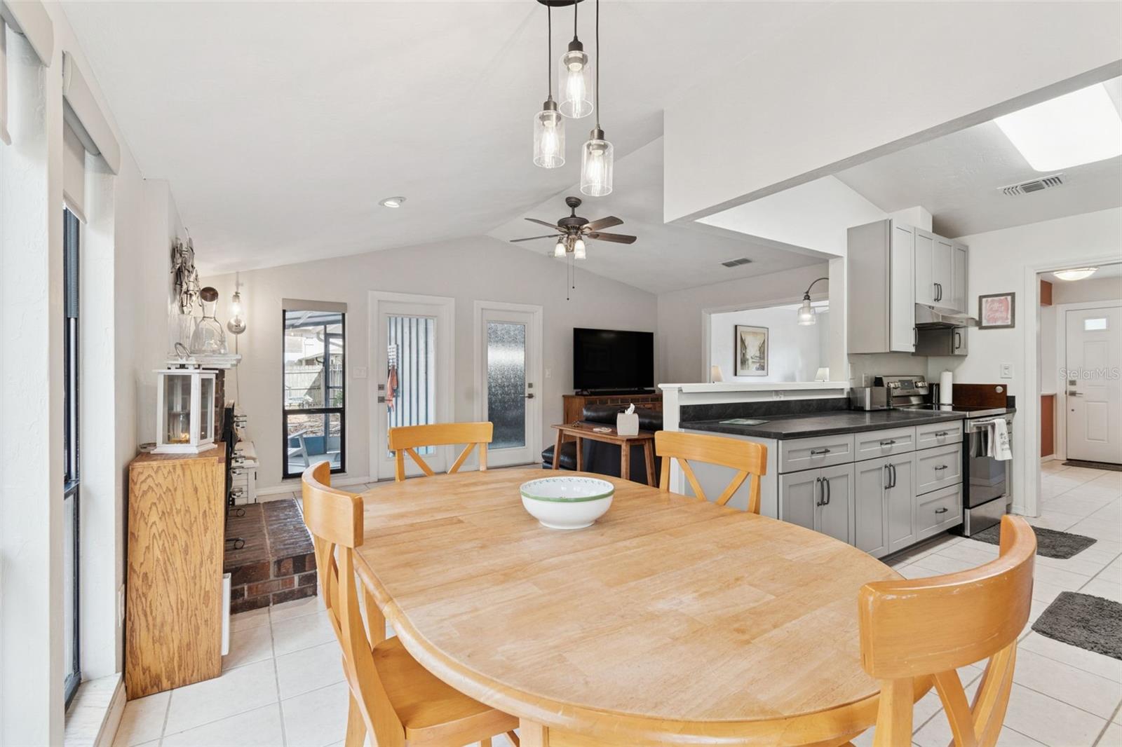 NORTHWOOD OAKS - Residential