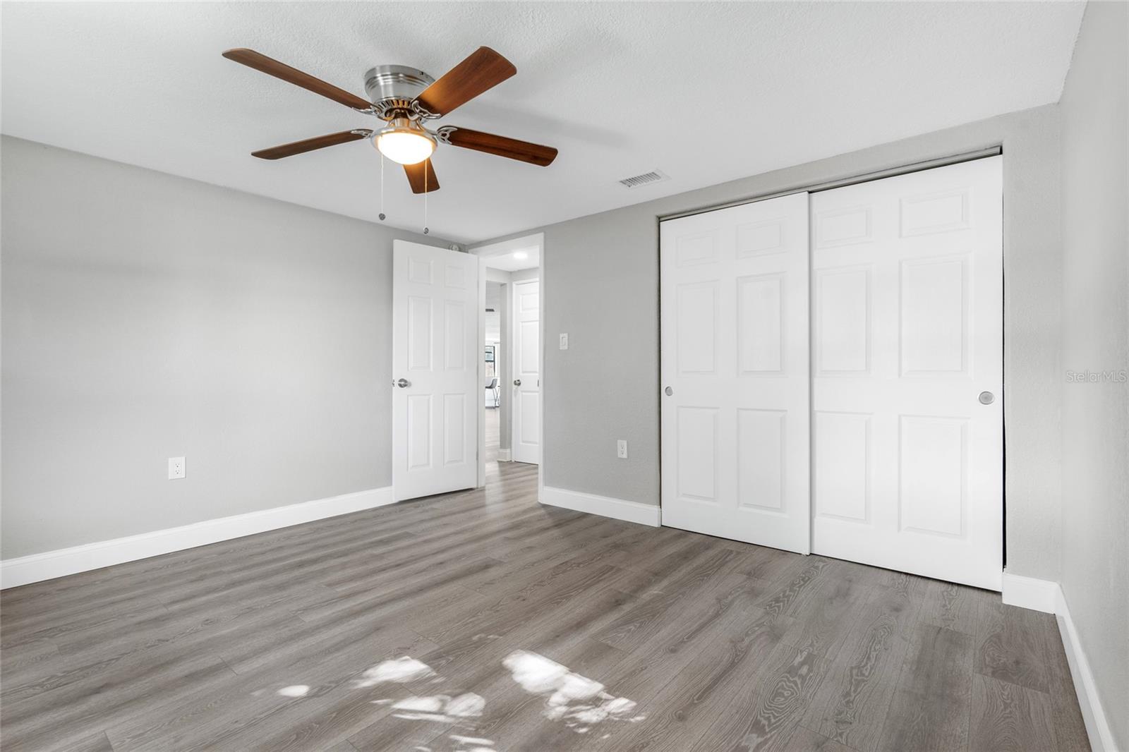 REGENCY PARK - Residential