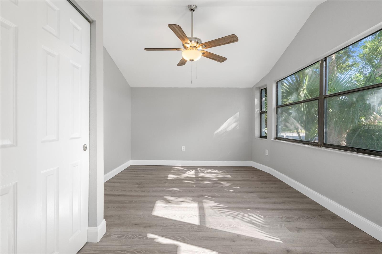 REGENCY PARK - Residential