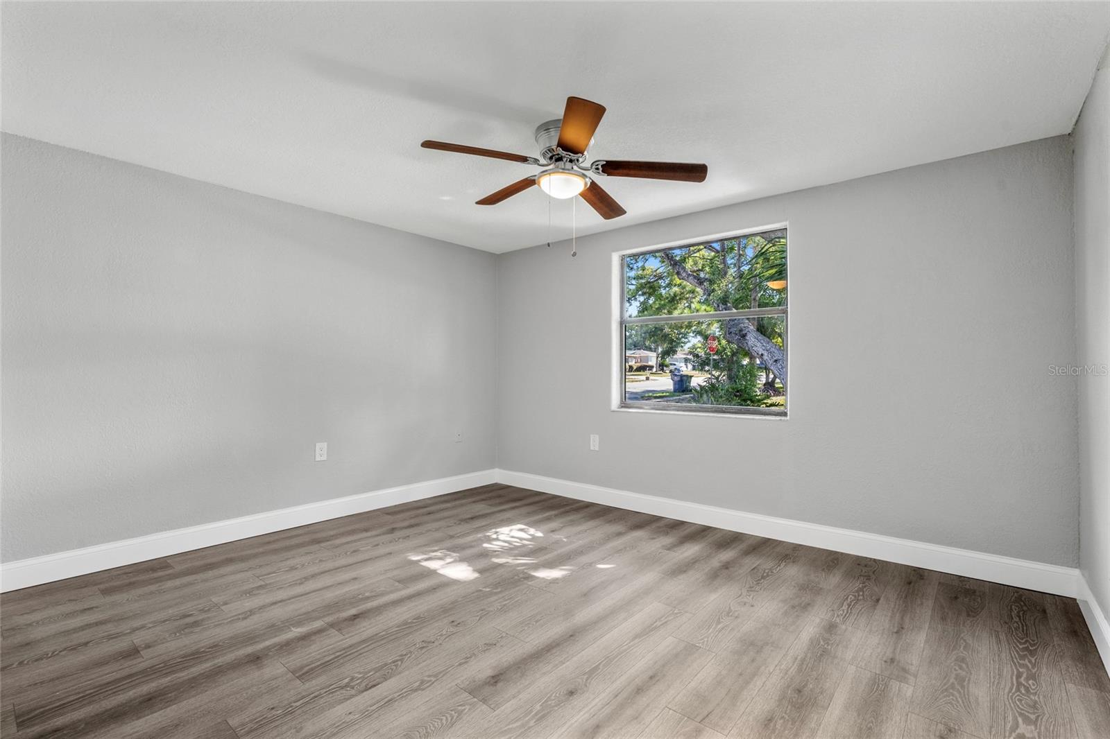 REGENCY PARK - Residential