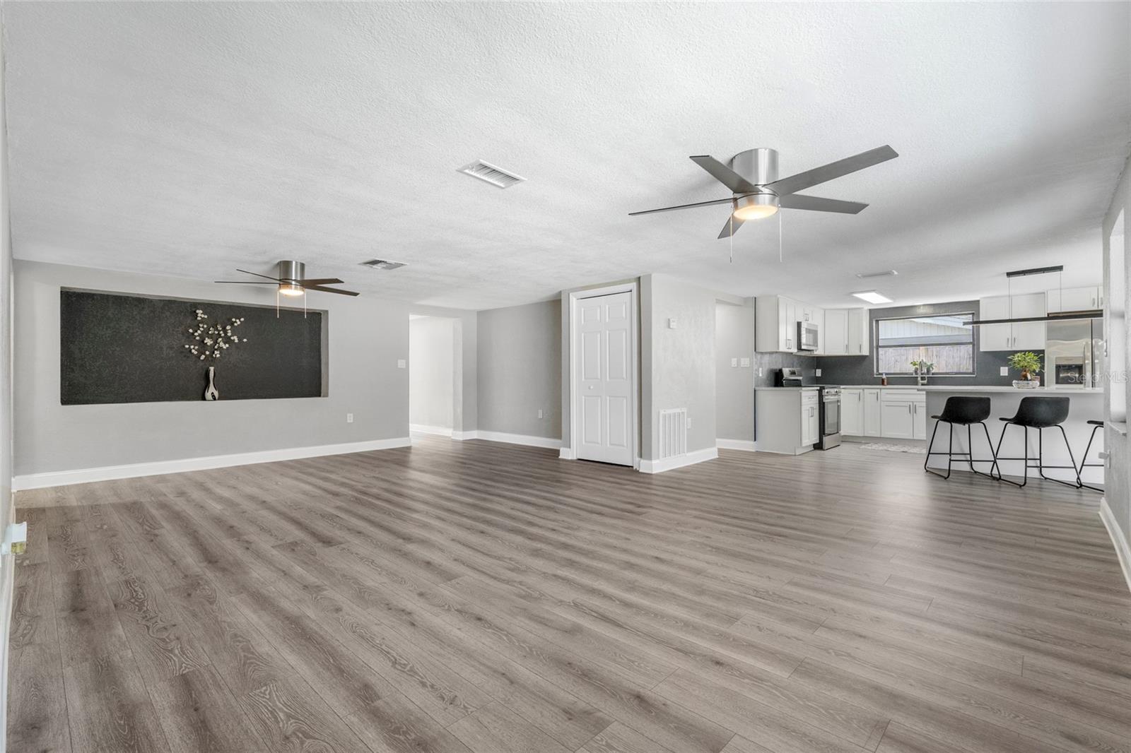 REGENCY PARK - Residential