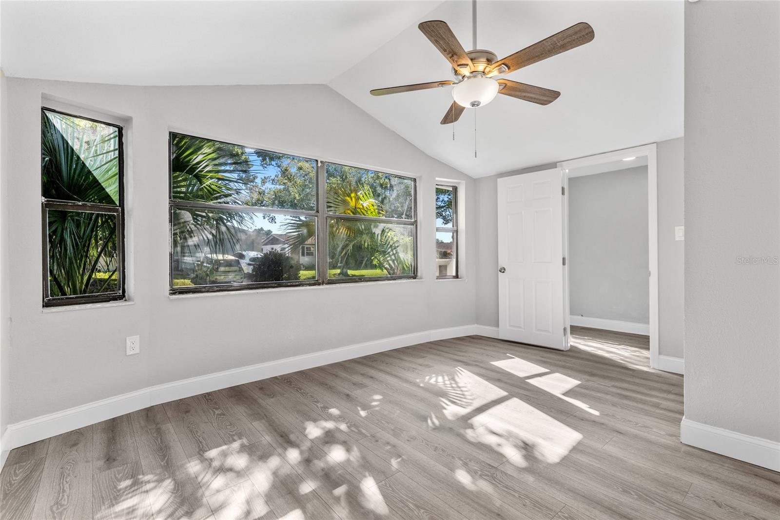 REGENCY PARK - Residential