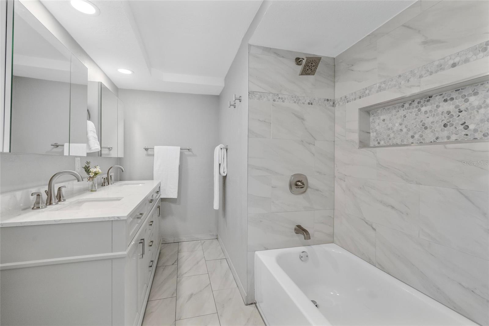 REGENCY PARK - Residential