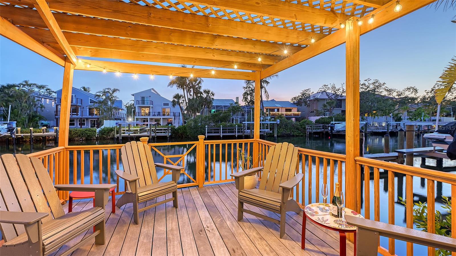 SIESTA BEACH - Residential