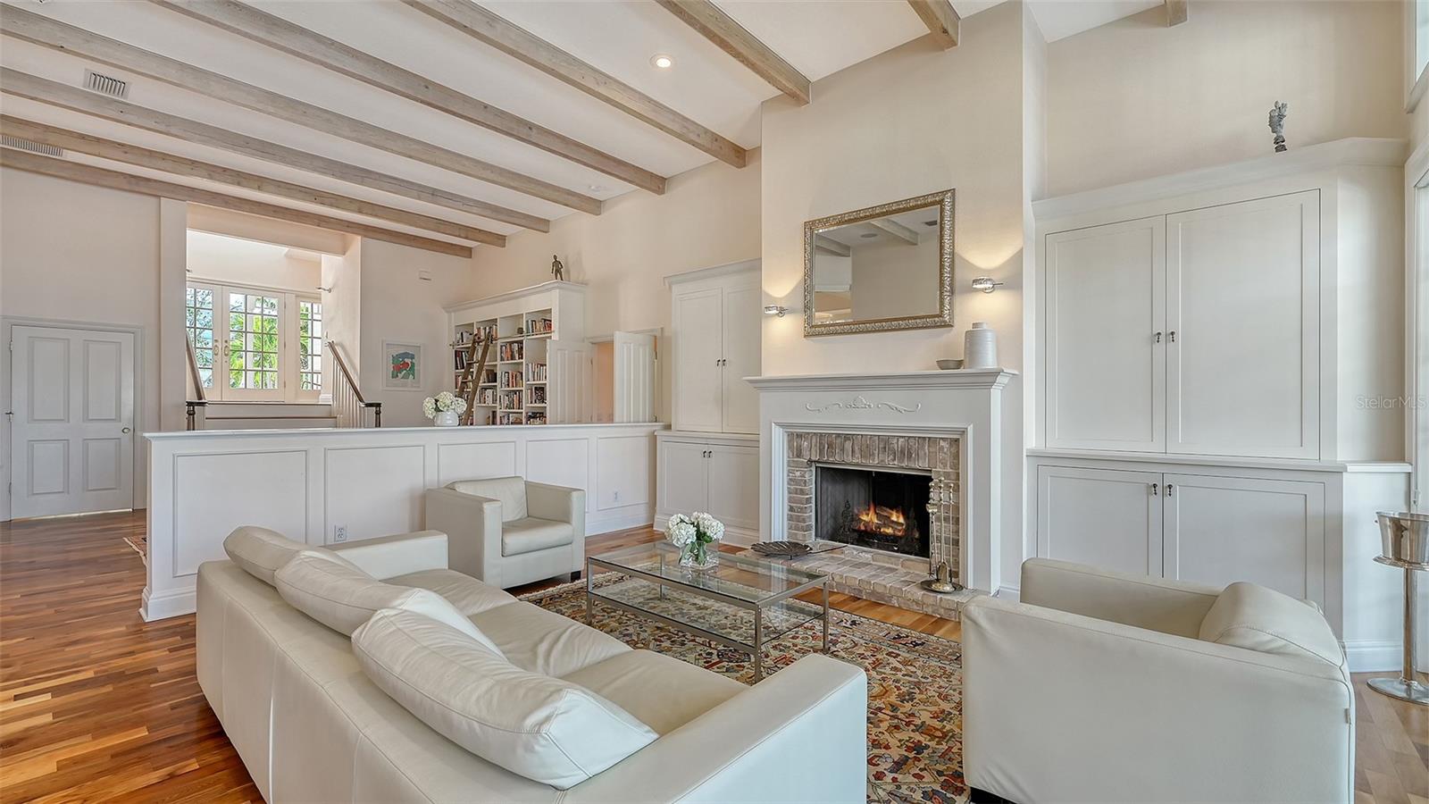 SIESTA BEACH - Residential