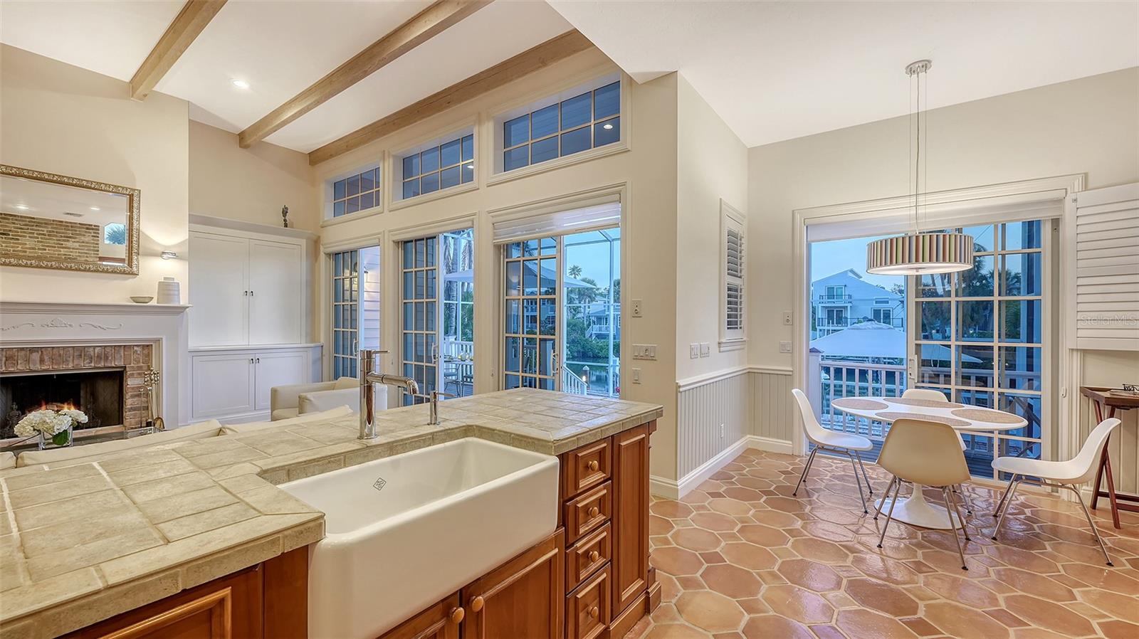 SIESTA BEACH - Residential