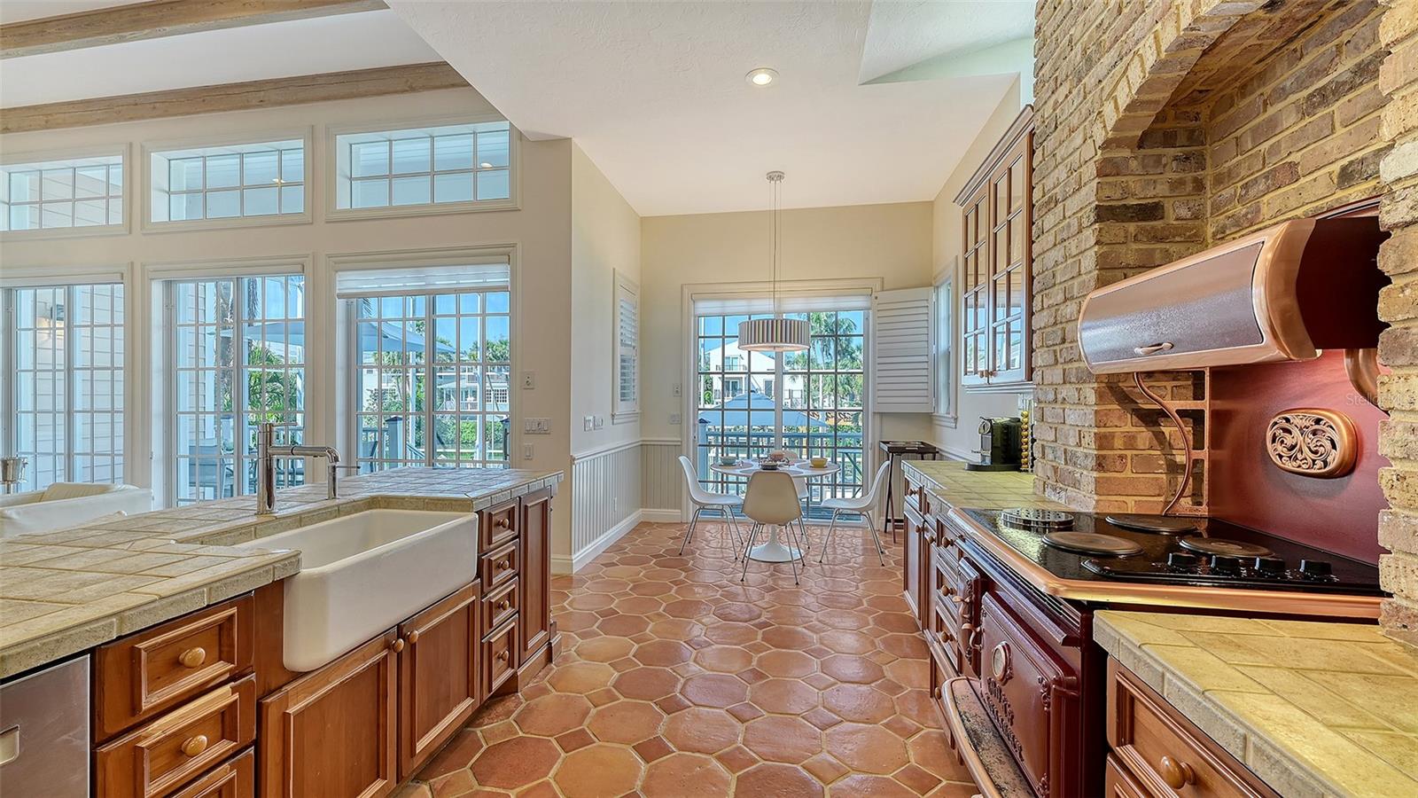 SIESTA BEACH - Residential