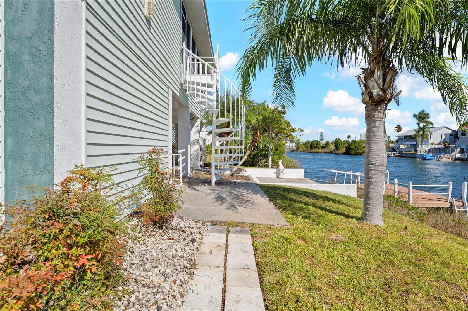 HERNANDO BEACH - Residential