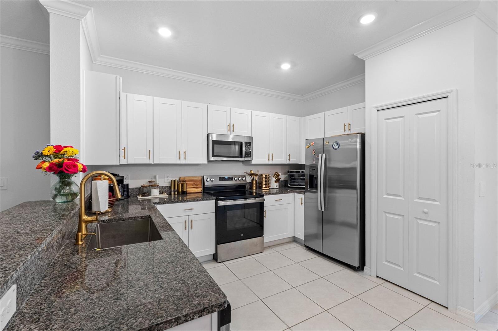 ABBOTT SQUARE PH 2 - Residential