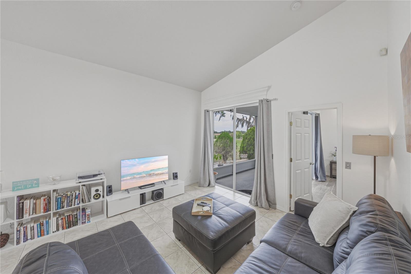 FAIRWAY OAKS PB 92 PGS 30 & 31 - Residential