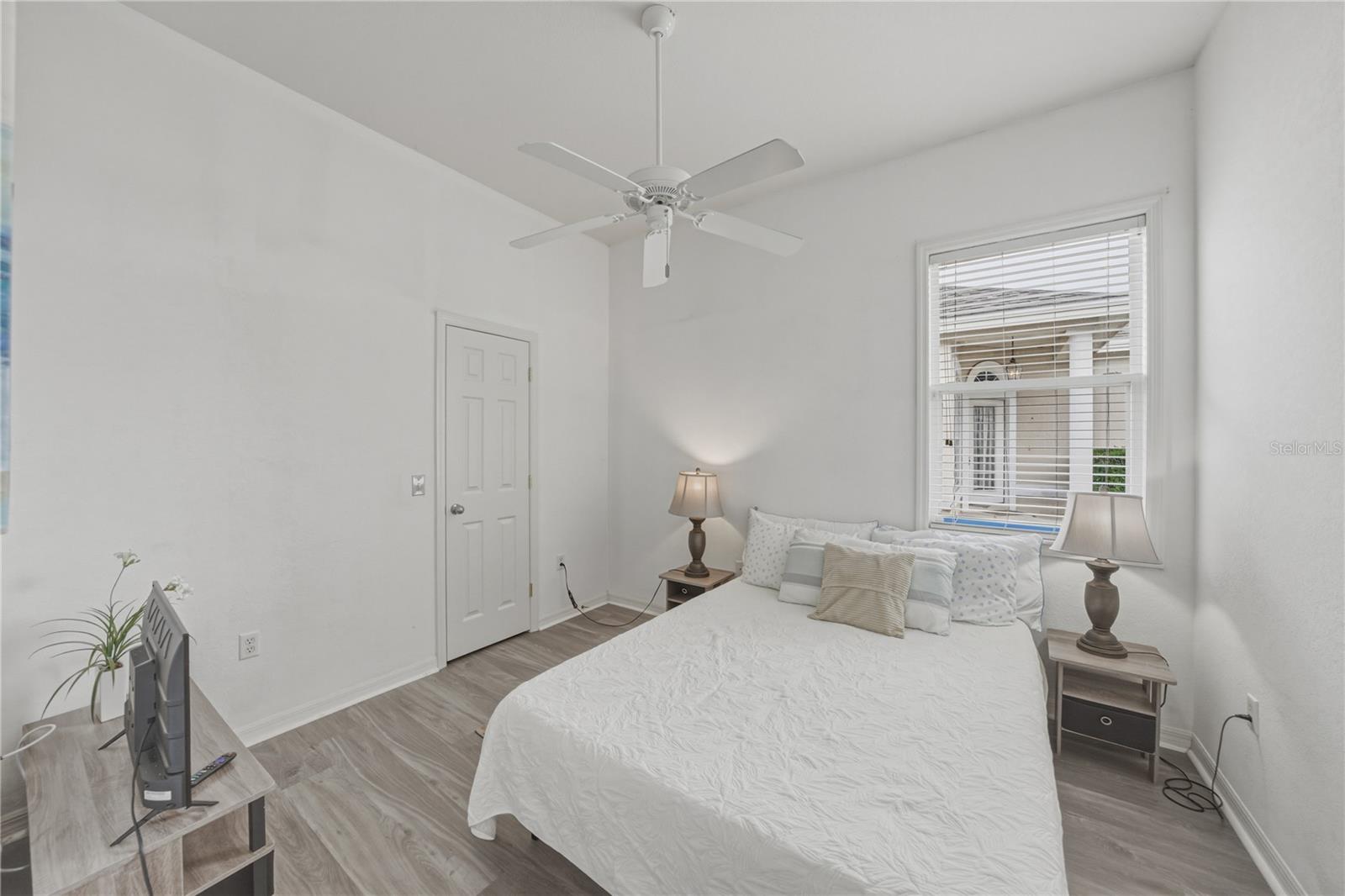 FAIRWAY OAKS PB 92 PGS 30 & 31 - Residential