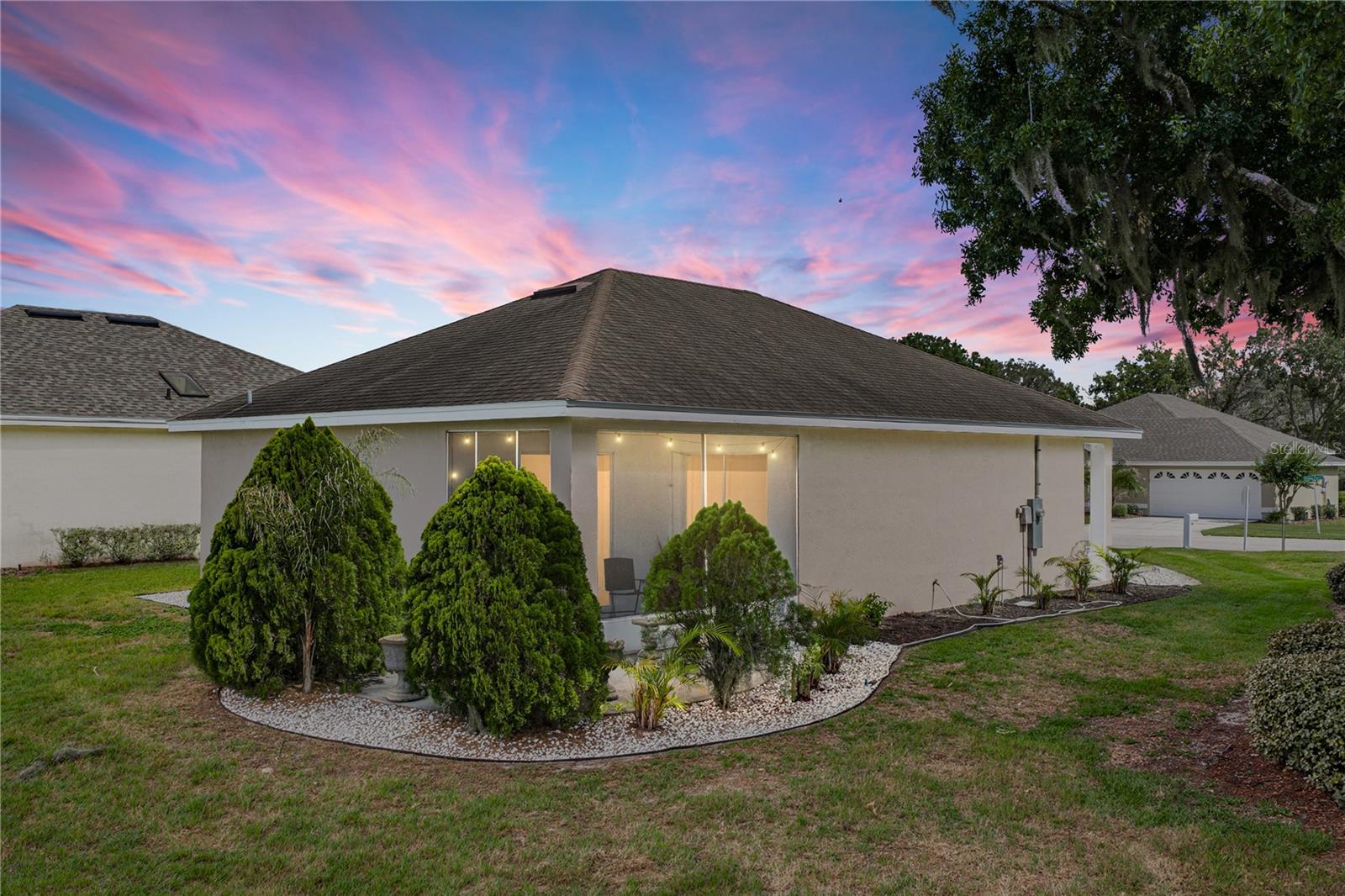 FAIRWAY OAKS PB 92 PGS 30 & 31 - Residential