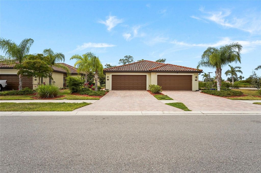 Photo of 12055 Amica Loop, Venice, FL 34293 (MLS # A4693365)