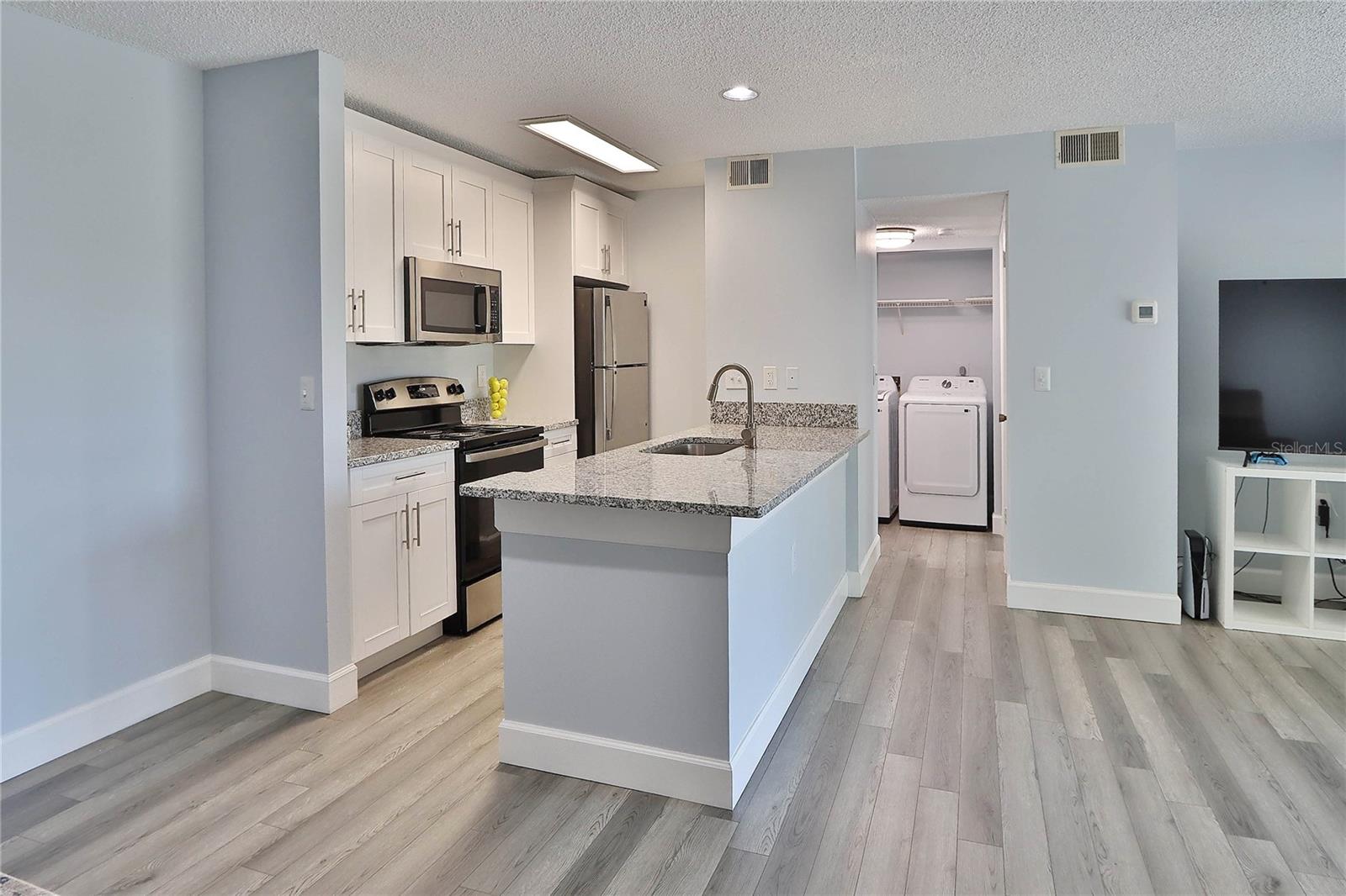10028 STRAFFORD OAK COURT 712