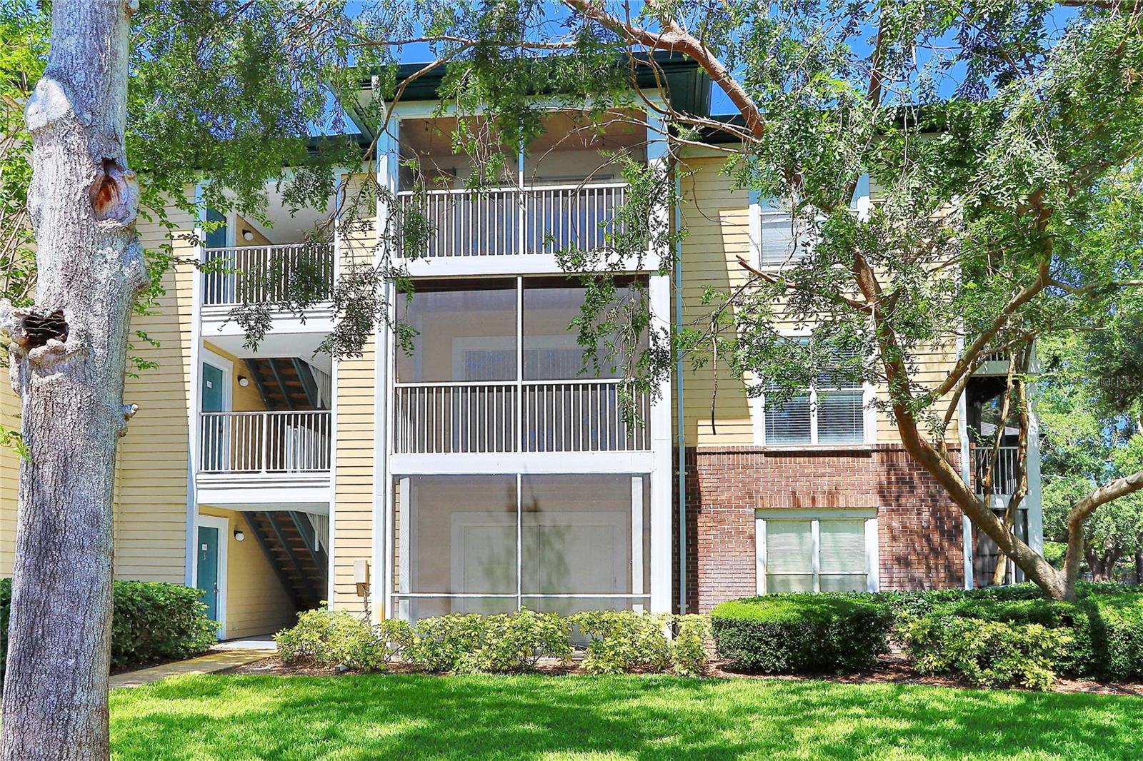 THE LANDINGS OF TAMPA A CONDOM - Residential
