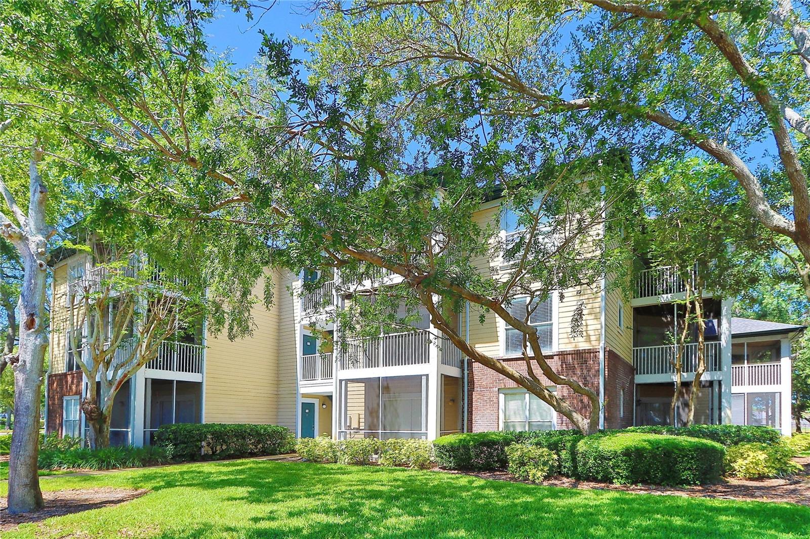 THE LANDINGS OF TAMPA A CONDOM - Residential