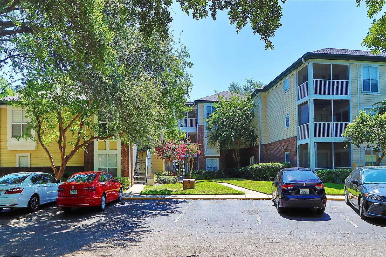 THE LANDINGS OF TAMPA A CONDOM - Residential