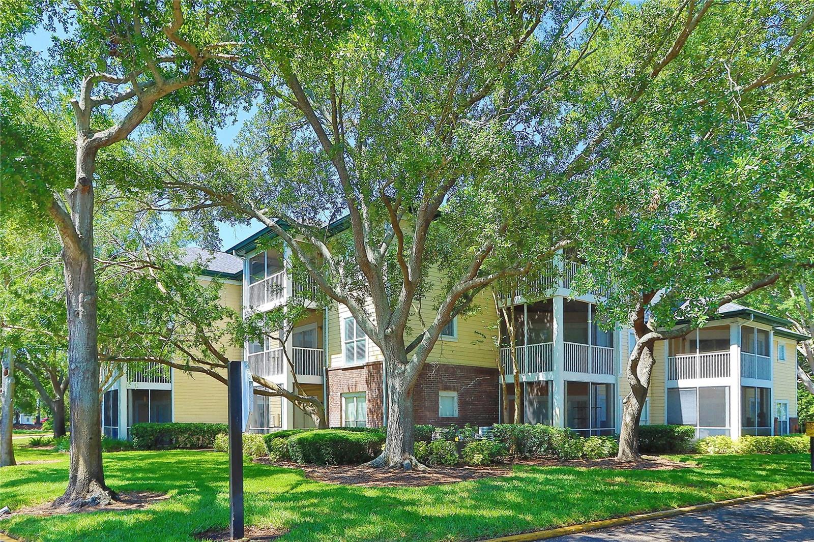 THE LANDINGS OF TAMPA A CONDOM - Residential