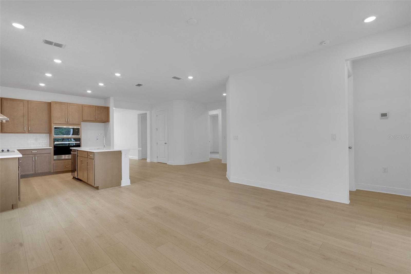 RESERVES AT HAMMOCK OAKS - Residential