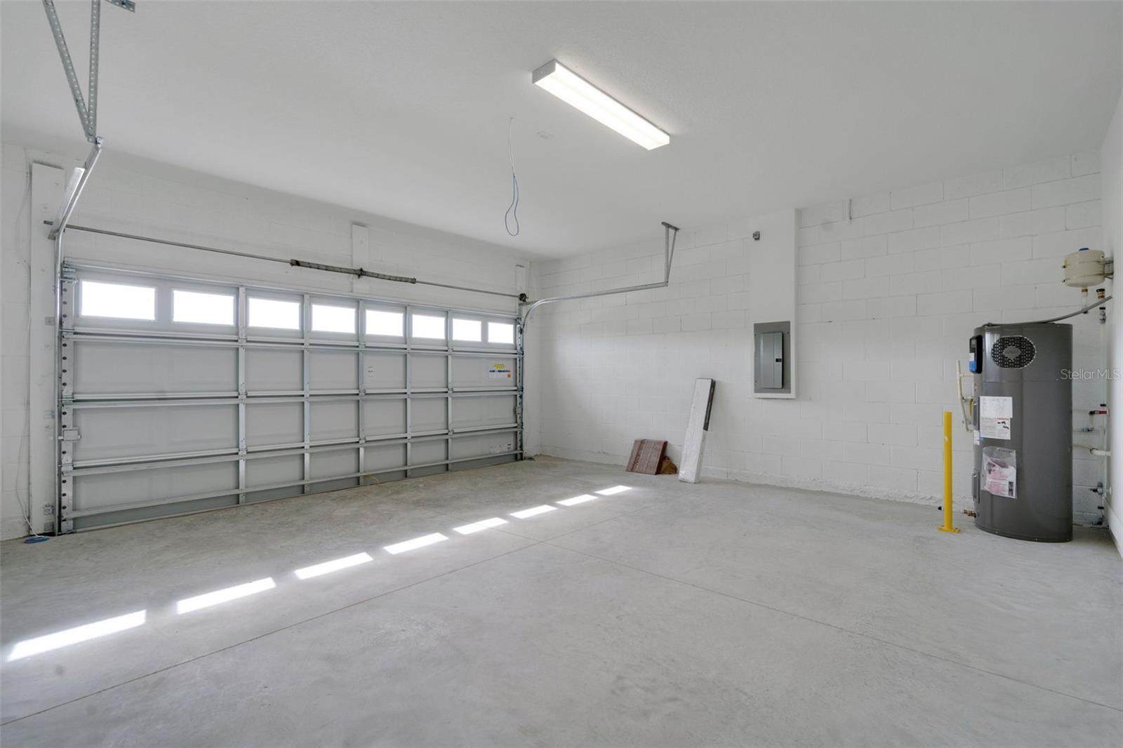 RESERVES AT HAMMOCK OAKS - Residential