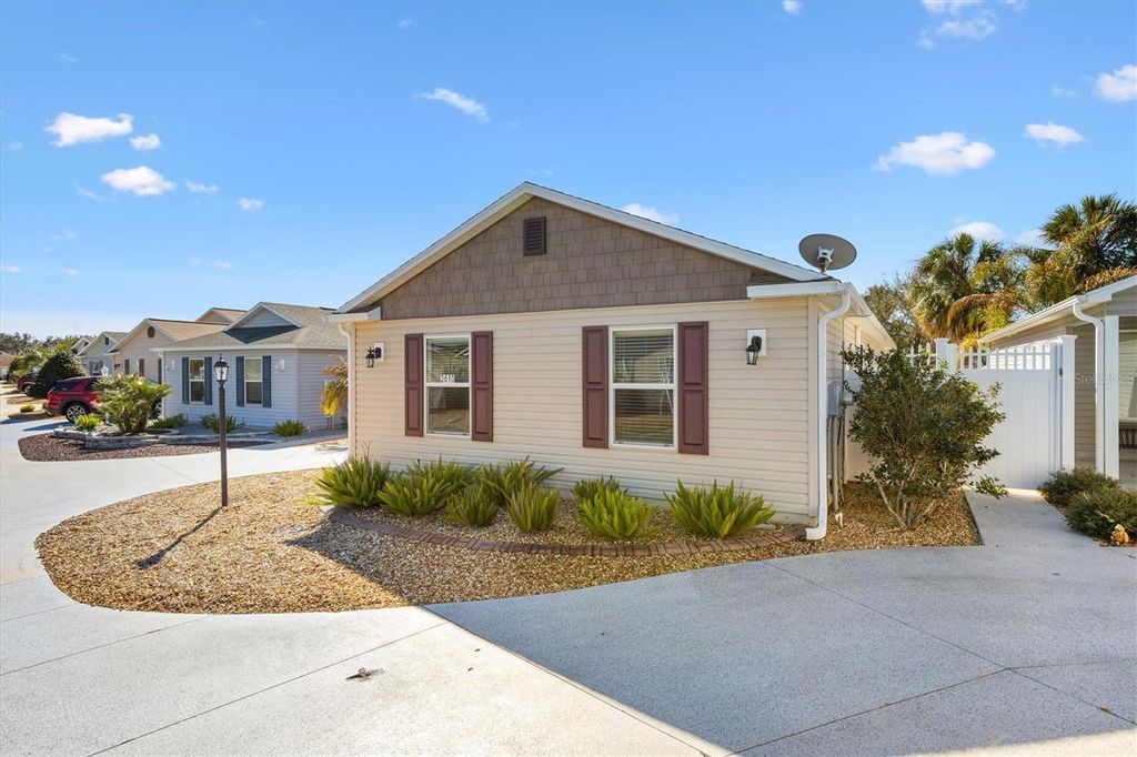 Photo of 2610 Lindewood Street, The Villages, FL 32163 (MLS # G5107936)