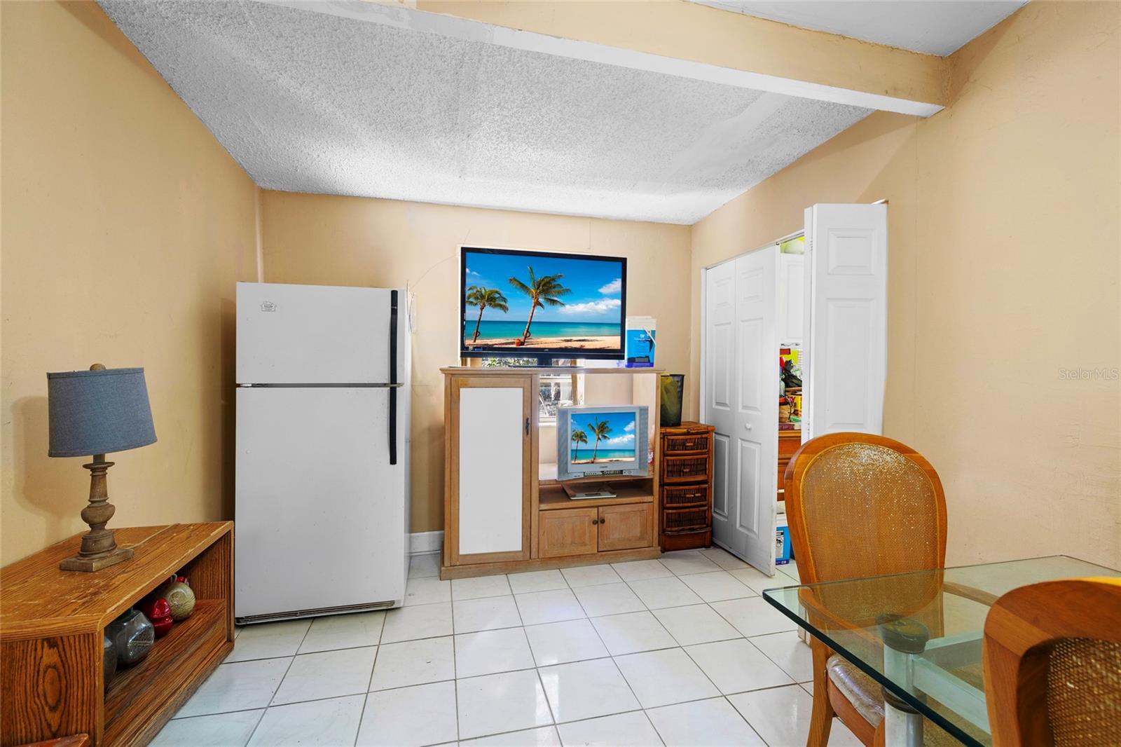 HOLLYWOOD ACRES 25-1 B - Residential