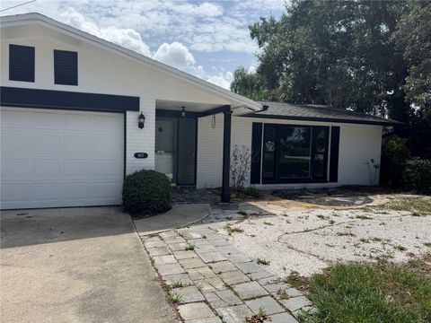 Photo of 907 S Florida Avenue, Tarpon Springs, FL 34689 (MLS # A4700237)