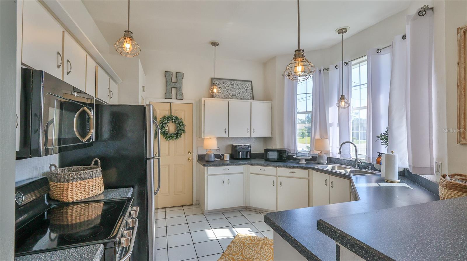 24 ROXTON LANE