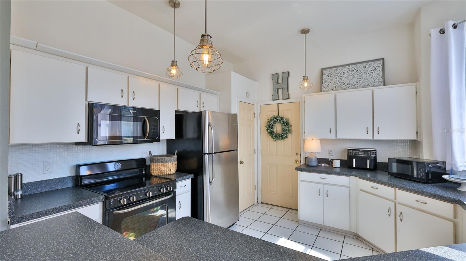 24 ROXTON LANE