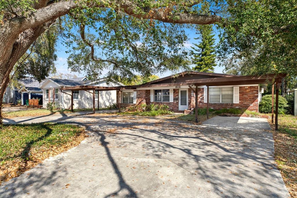 Photo of 812 S Macdill Avenue, Tampa, FL 33609 (MLS # TB8480293)