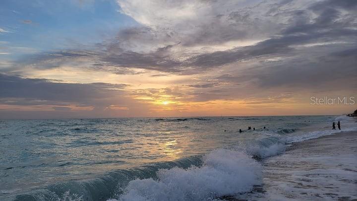 ROTONDA PEBBLE BEACH - Residential Lease