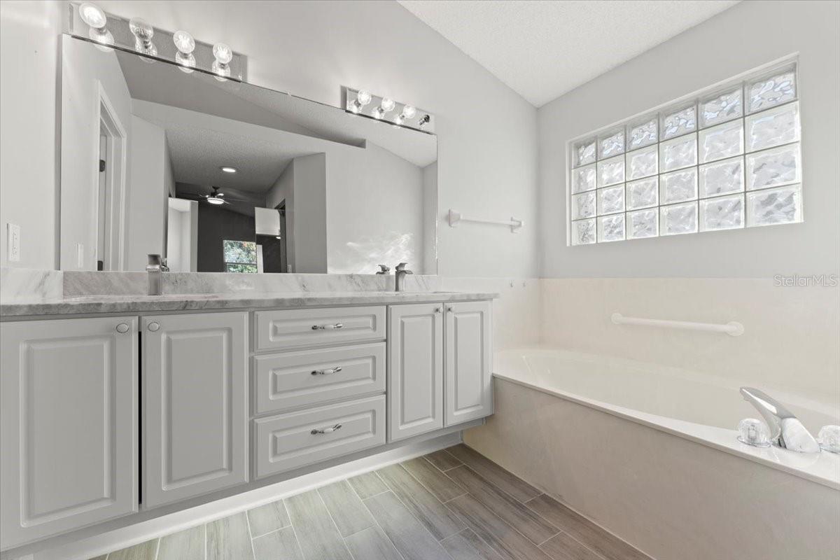 SEAGATE NORTH - Residential