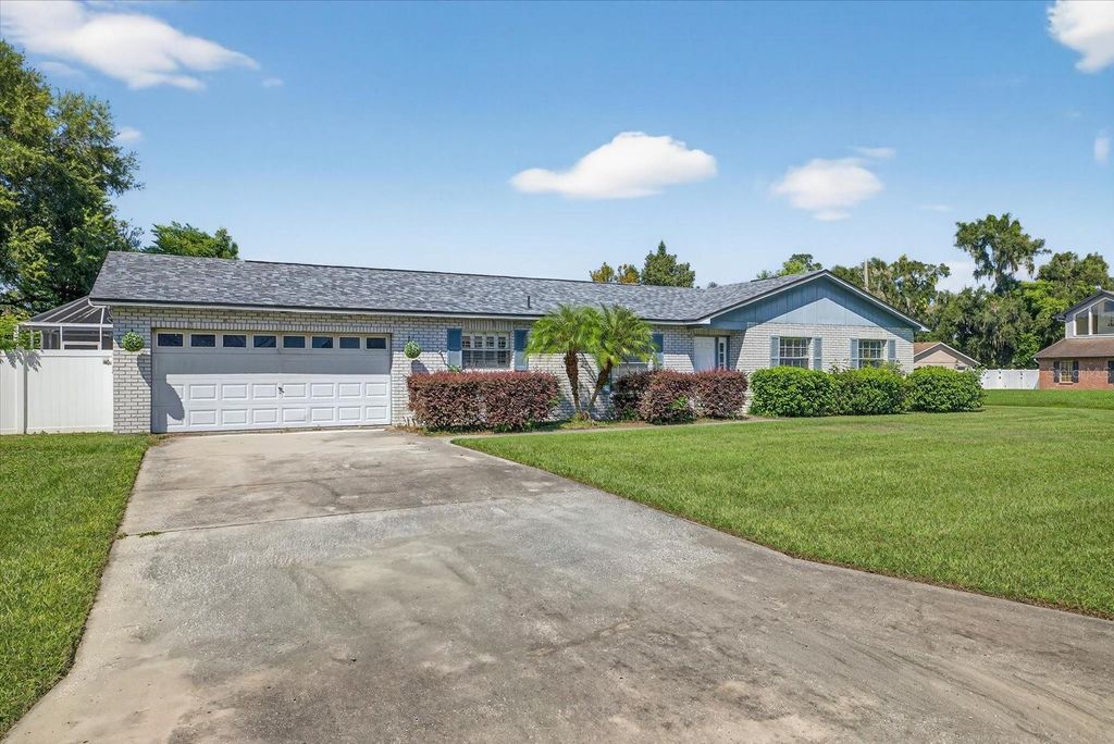 Photo of 1803 Shantia Court, Valrico, FL 33596 (MLS # TB8430287)