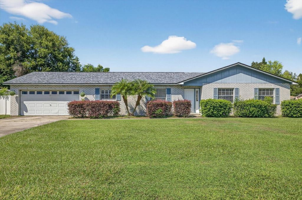 Photo of 1803 Shantia Court, Valrico, FL 33596 (MLS # TB8430287)