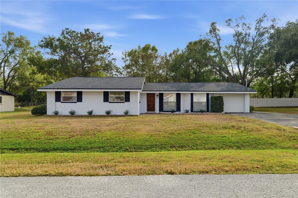 Photo of 4408 Northrop Terrace, Tampa, FL 33618 (MLS # TB8455647)