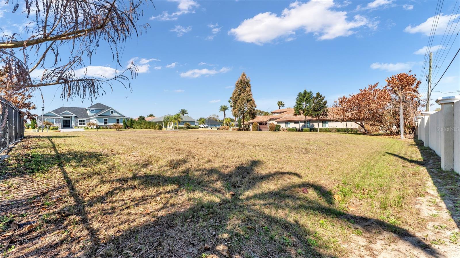 EMERALD PALMS - Land