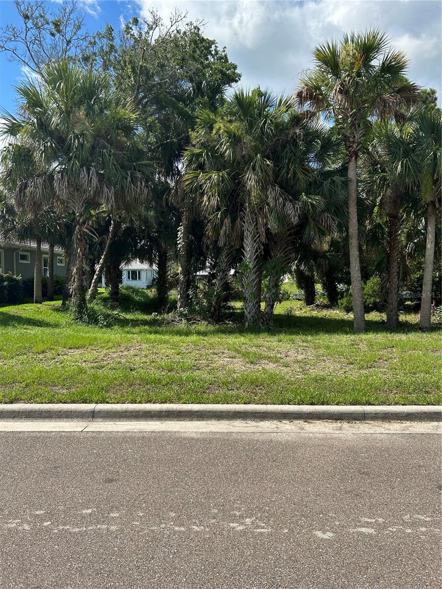 SEASIDE LANDINGS - Land