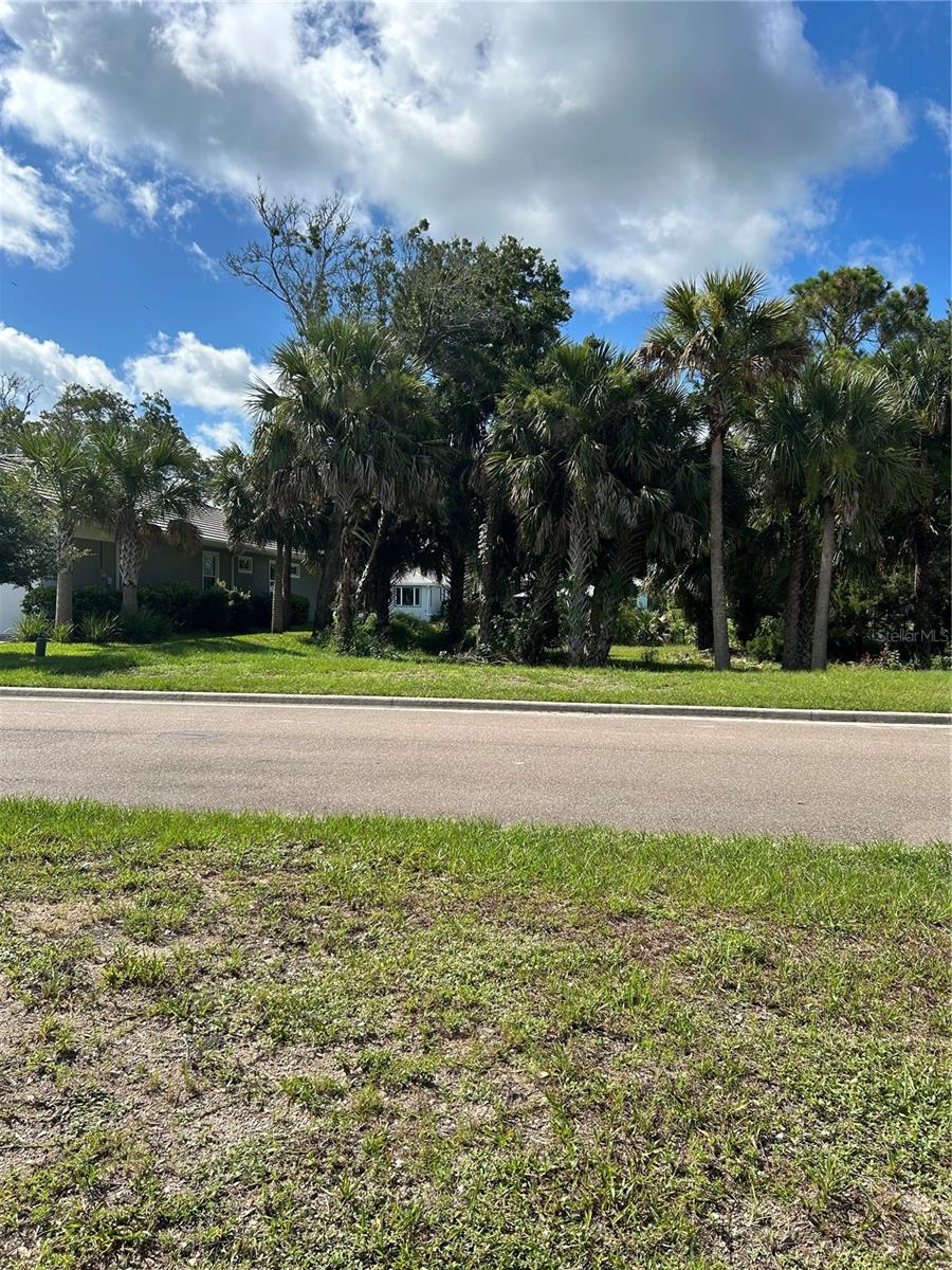 SEASIDE LANDINGS - Land