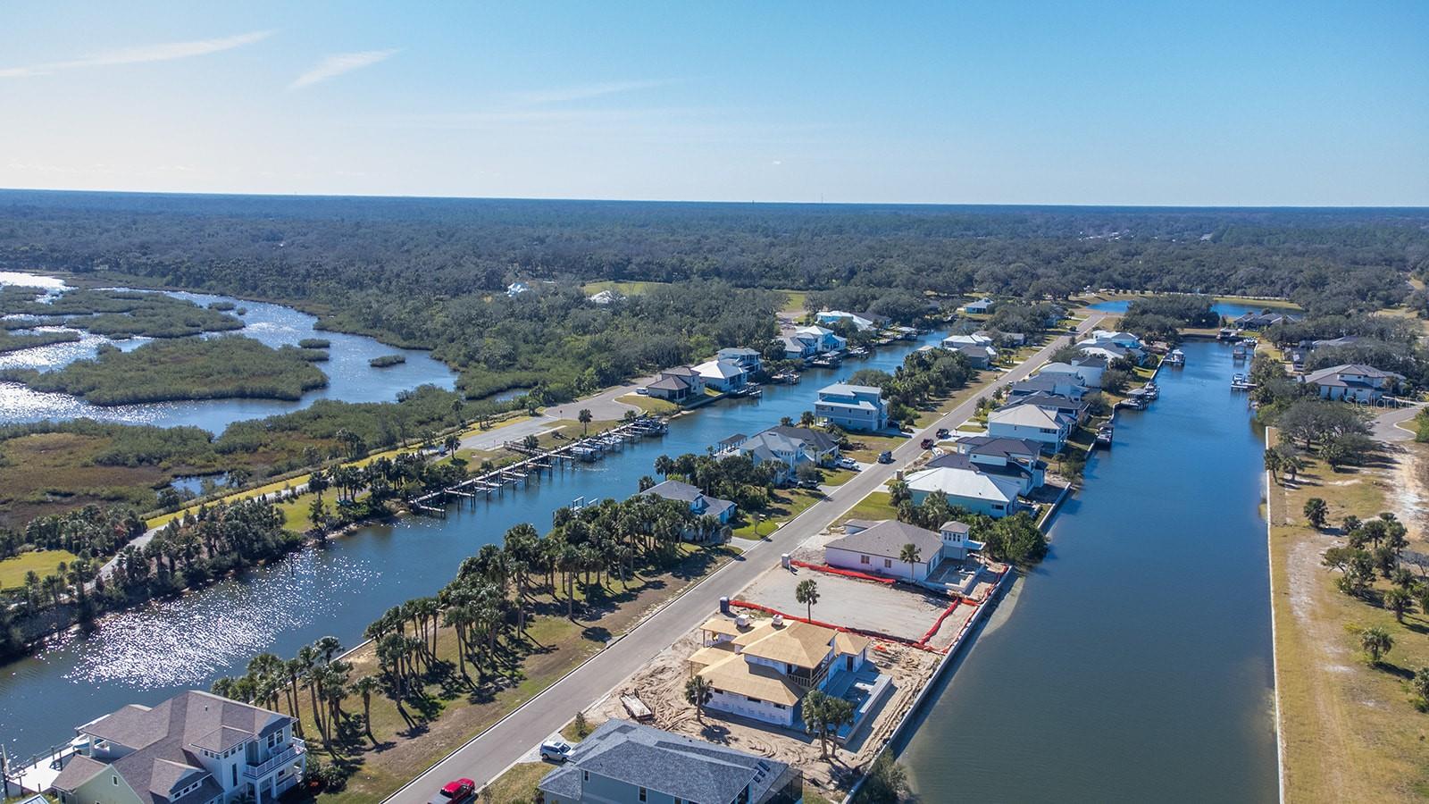 SEASIDE LANDINGS - Land