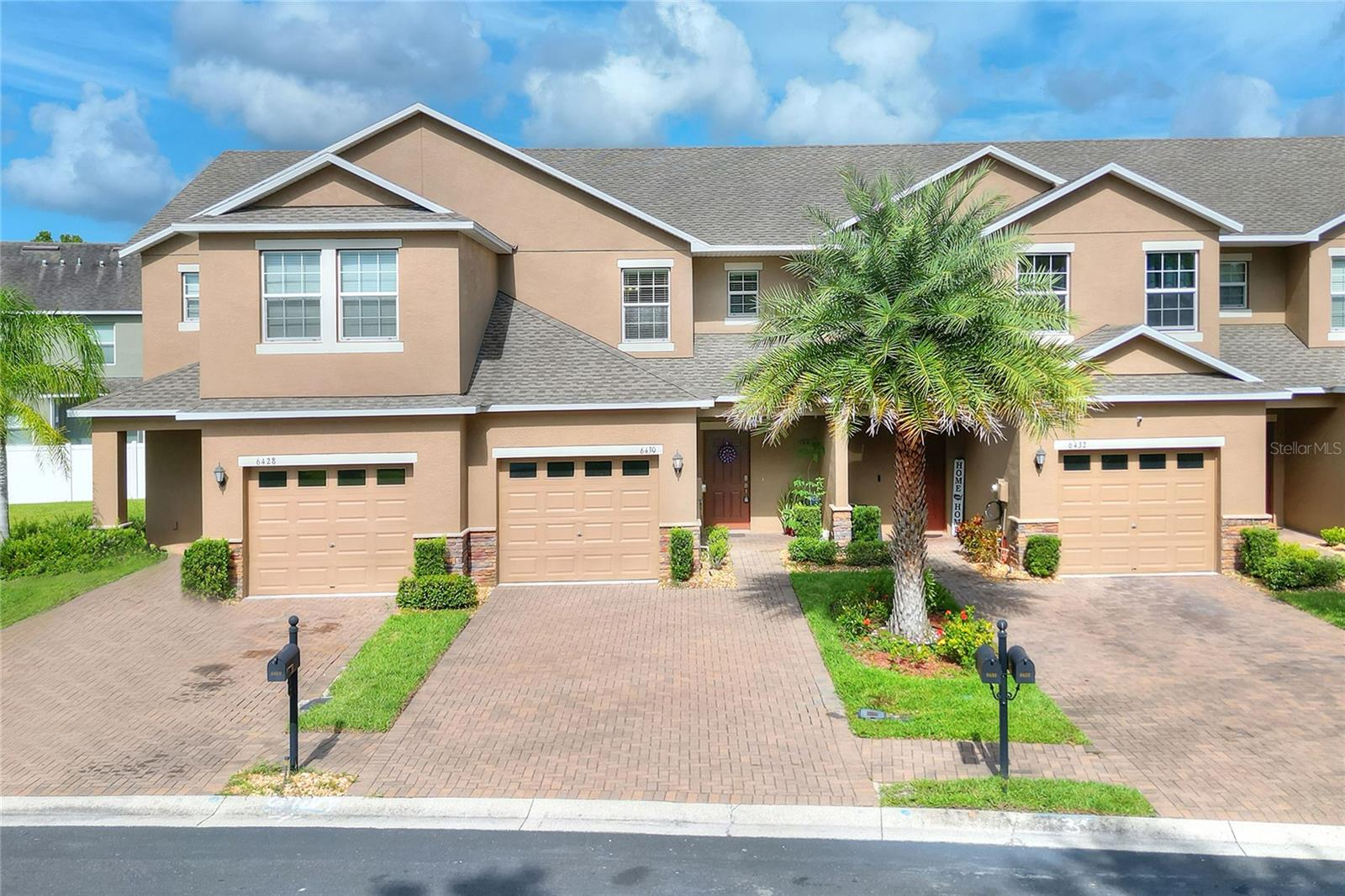 View LAKELAND, FL 33811 townhome