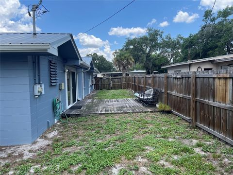 A home in LAKELAND