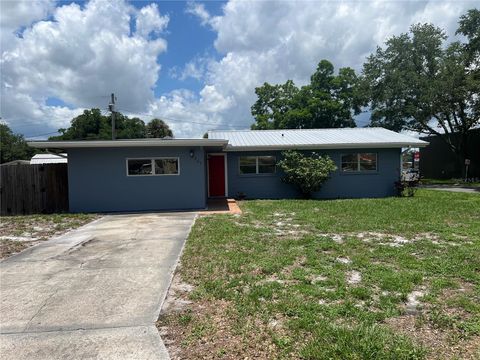 A home in LAKELAND