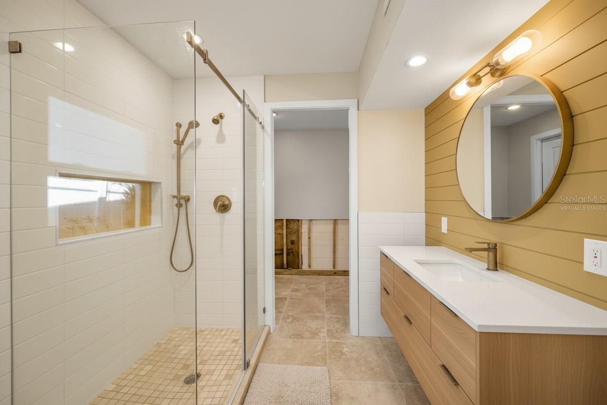 SUN-LIT SHORES - Residential