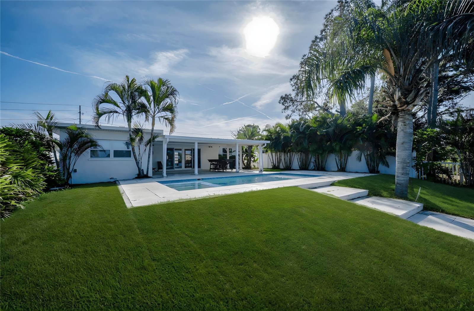 SUN-LIT SHORES - Residential