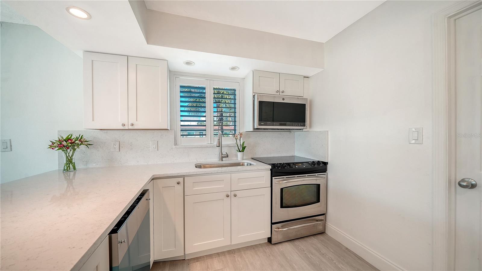 WINDWARD BAY AMD - Residential