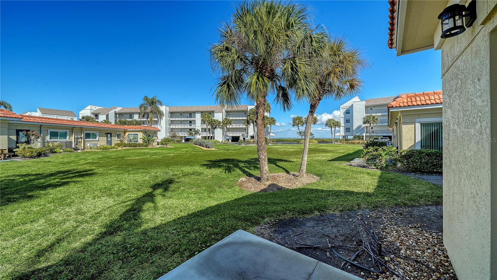 WINDWARD BAY AMD - Residential