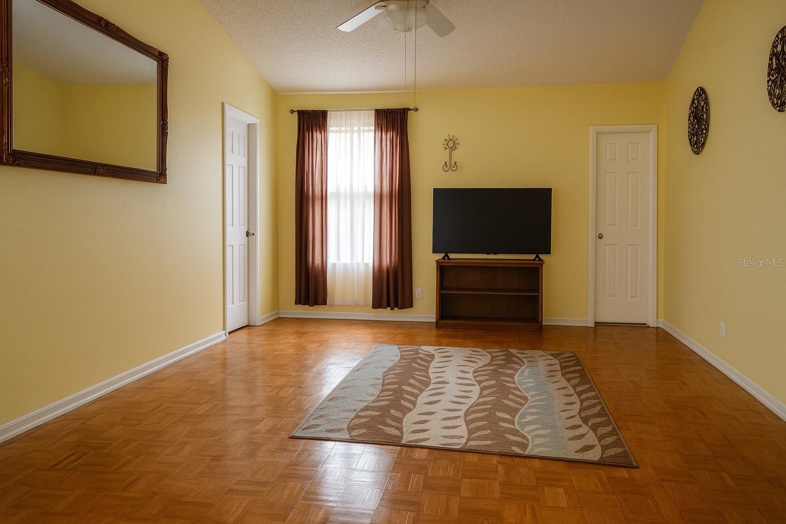 SPRING HARBOR - Residential