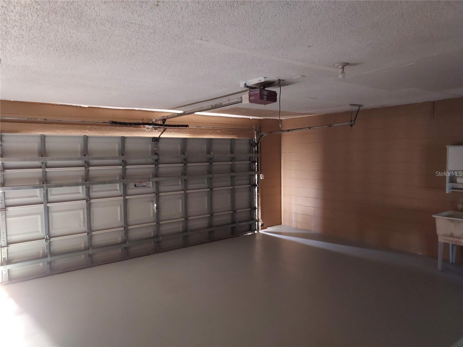 BEACON GROVES UNIT IV - Residential Lease