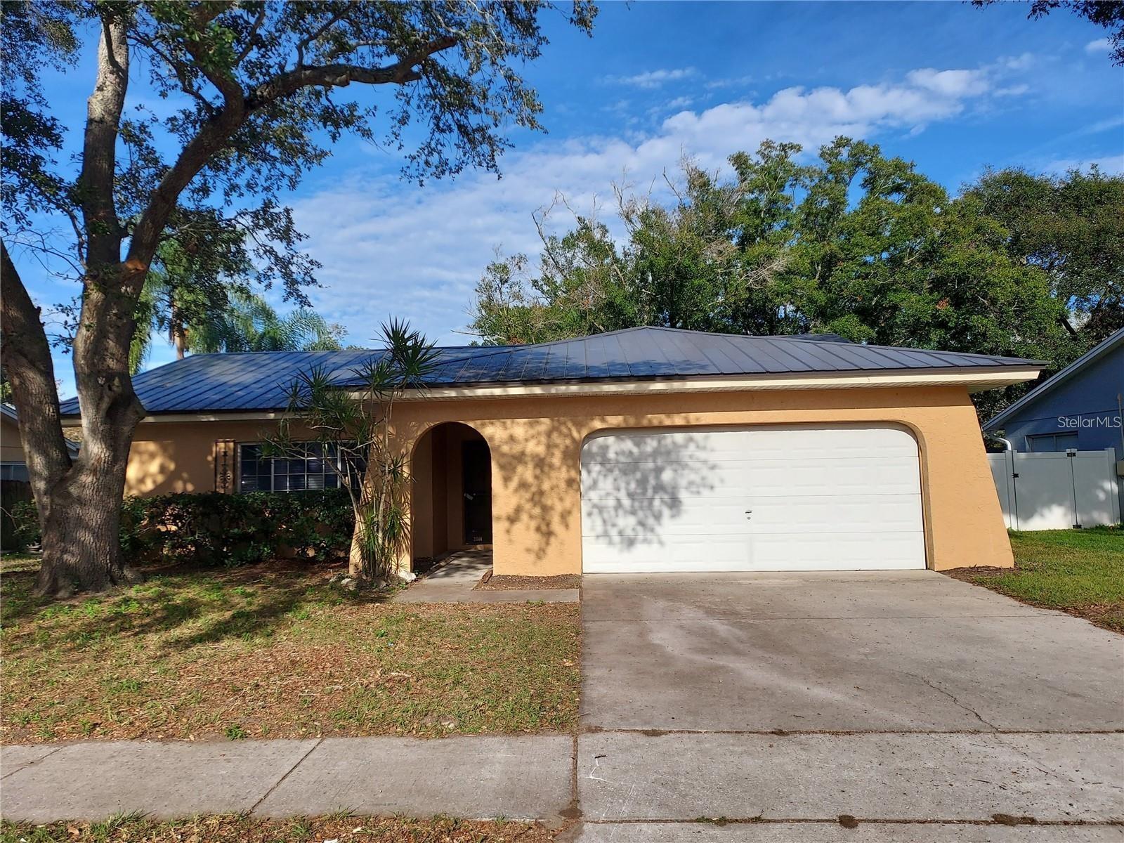 BEACON GROVES UNIT IV - Residential Lease