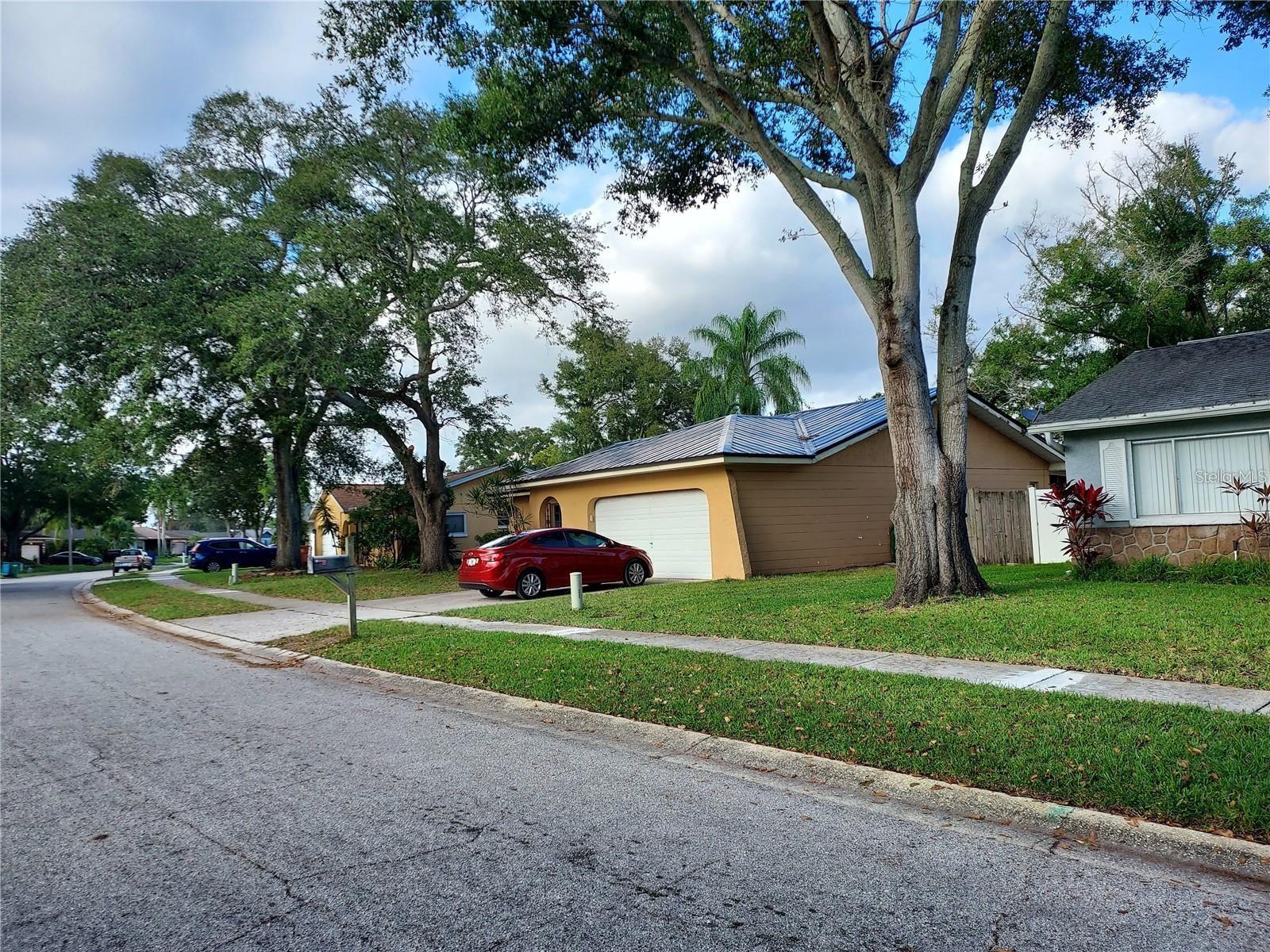 BEACON GROVES UNIT IV - Residential Lease